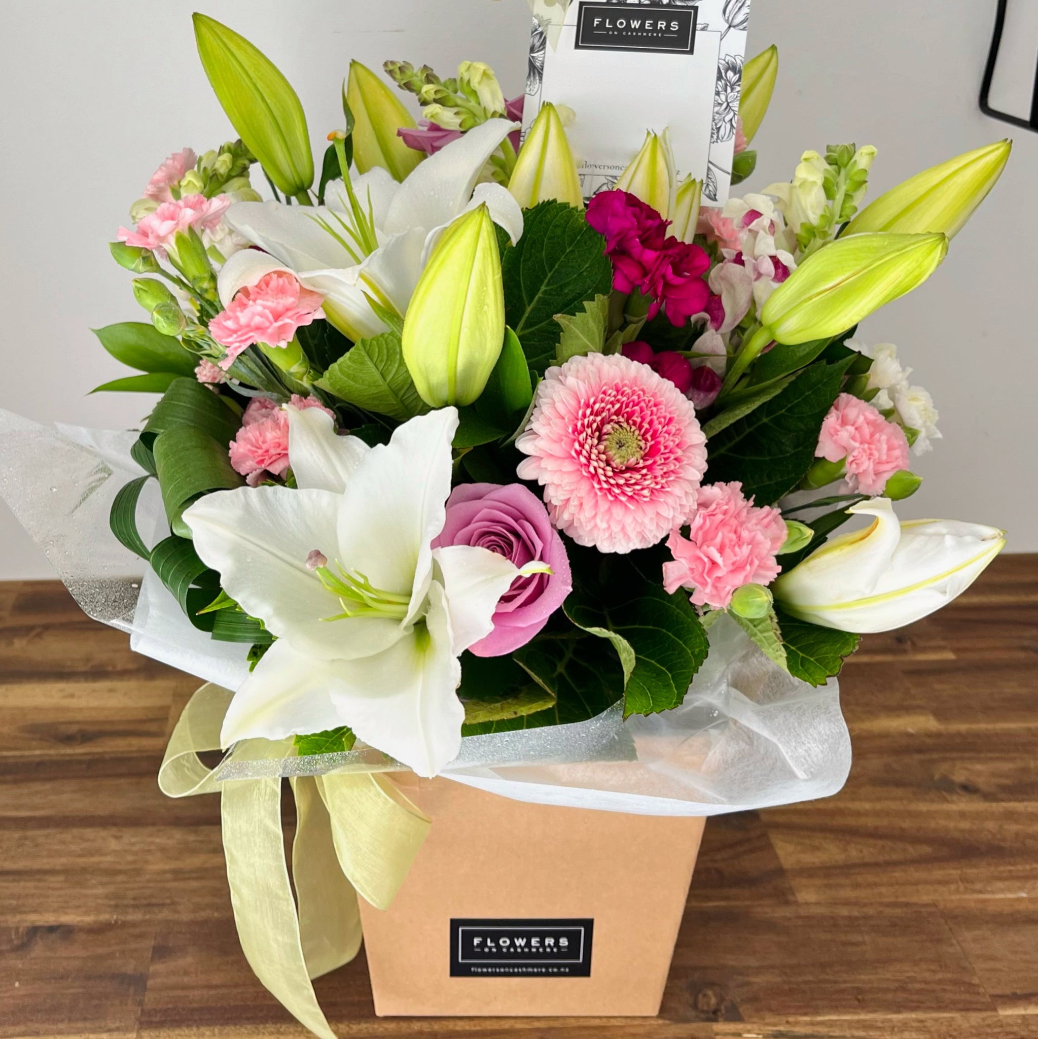 Lux Floral Box in Water